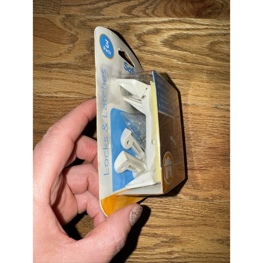 SAFETY 1ST SPRING 'N RELEASE LATCHES-3 PACK